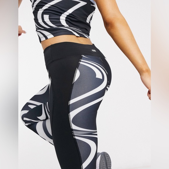 NWT ASOS 4505 high waisted legging in paneled swirl print - Picture 3 of 4